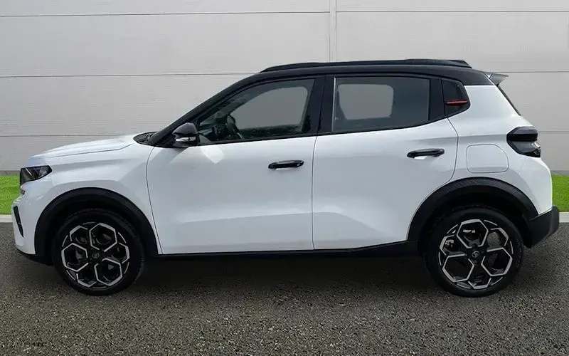 Used Citroën C3 PureTech 101 HP (74 kW) 2025 White SUV