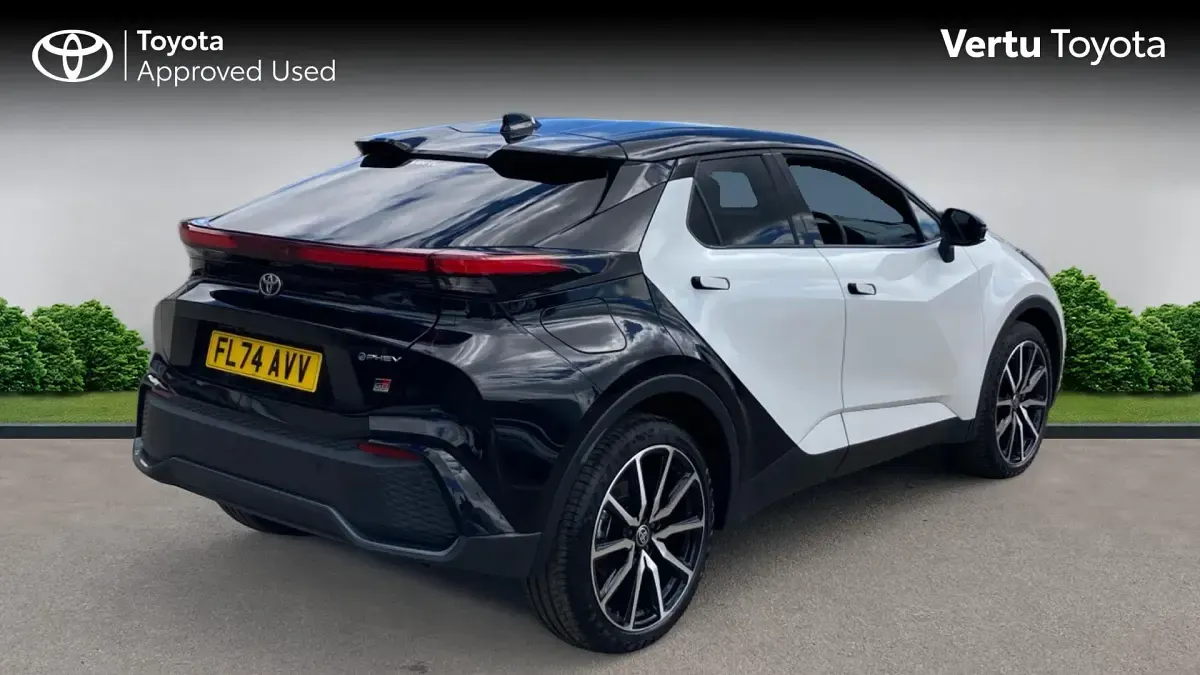 Used Toyota C-HR Sport 223 HP (164 kW) 2024 White SUV