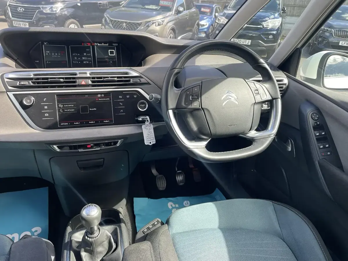 Used Citroën Grand C4 Picasso Feel 120 HP (88 kW) 2016 White MPV