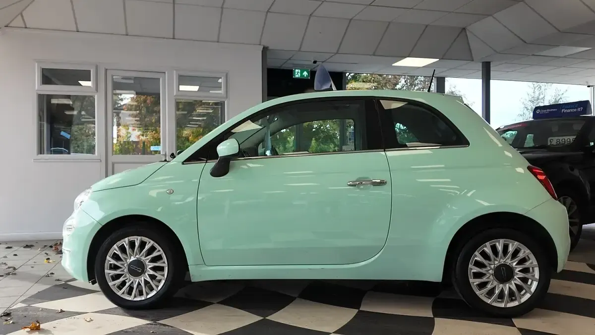 Used Fiat 500 Lounge 69 HP (50 kW) 2017 Green Hatchback