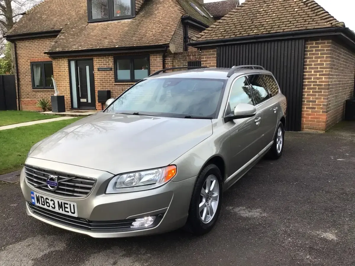 Used Volvo V70 Business Edition 2013 Silver Estate