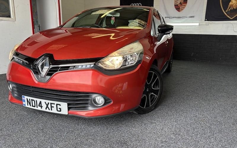 Used Renault Clio IV Dynamique 90 HP (66 kW) 2015 Hatchback