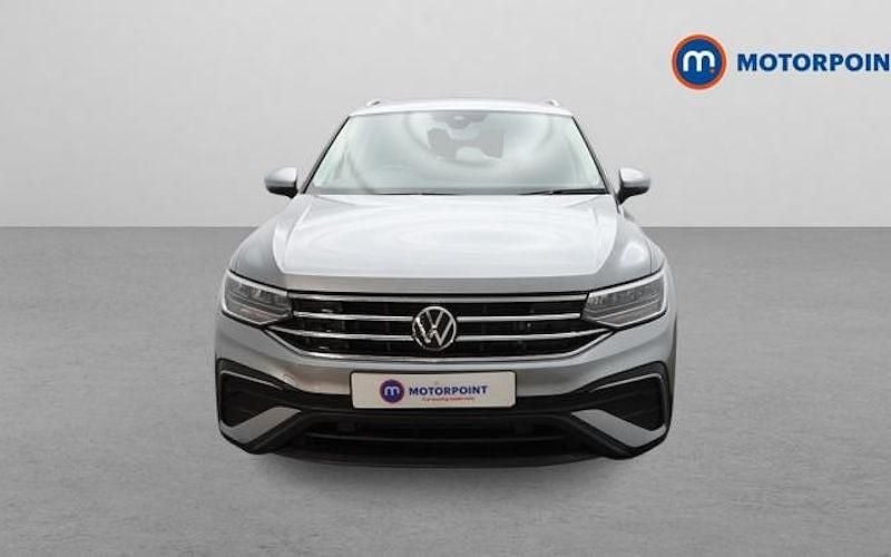 Używany VW Tiguan Allspace Life 150 KM (110 kW) 2023 Srebrny SUV