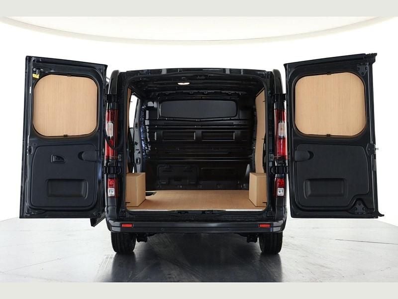 New Renault Trafic 2025 Black MPV