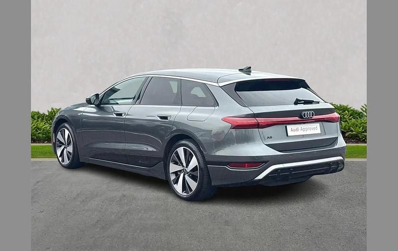 Usado Audi e-tron S-Line 269 kW (367 HP) 2025 Cinzento SUV