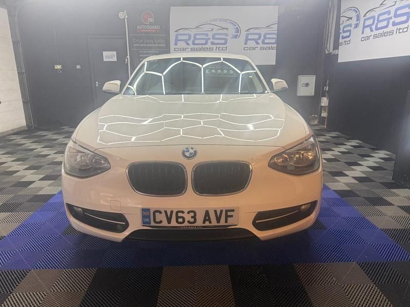 Used BMW 118 Sport Line 2013 White Hatchback
