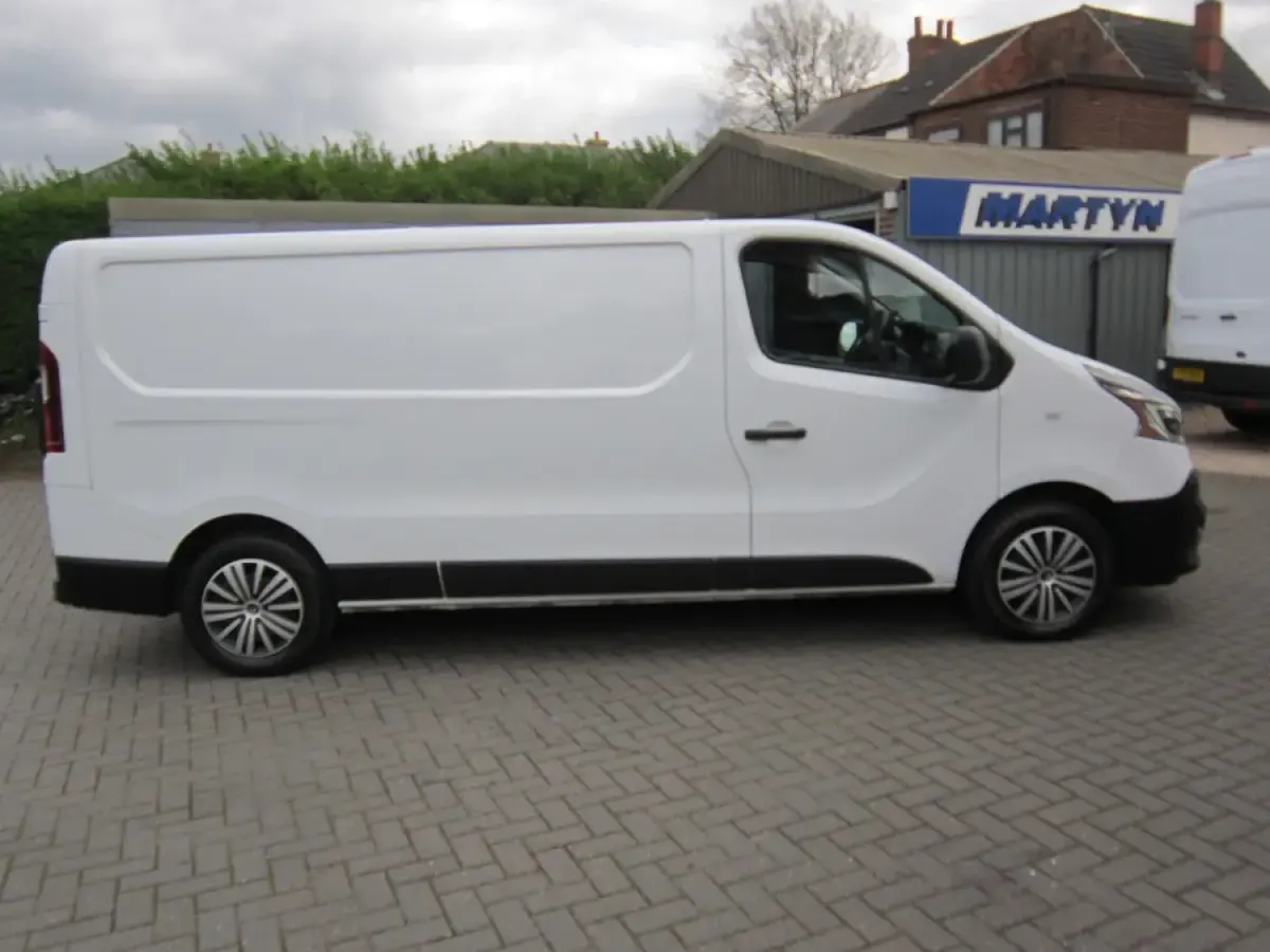 Used Renault Trafic Business 2020 White MPV