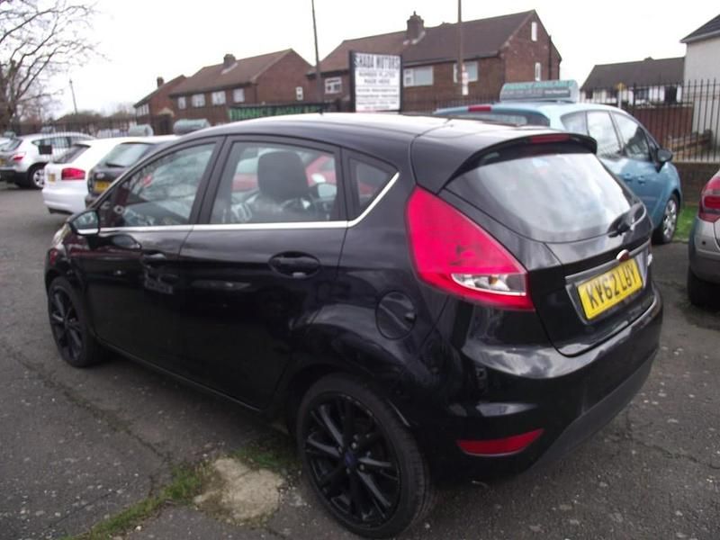 Used Ford Fiesta Zetec 82 HP (60 kW) 2012 Black Hatchback