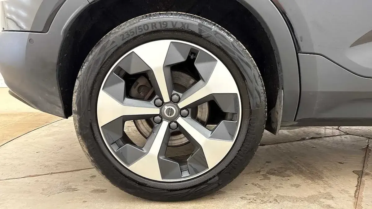 Used Volvo XC40 Ultimate 2023 Black SUV