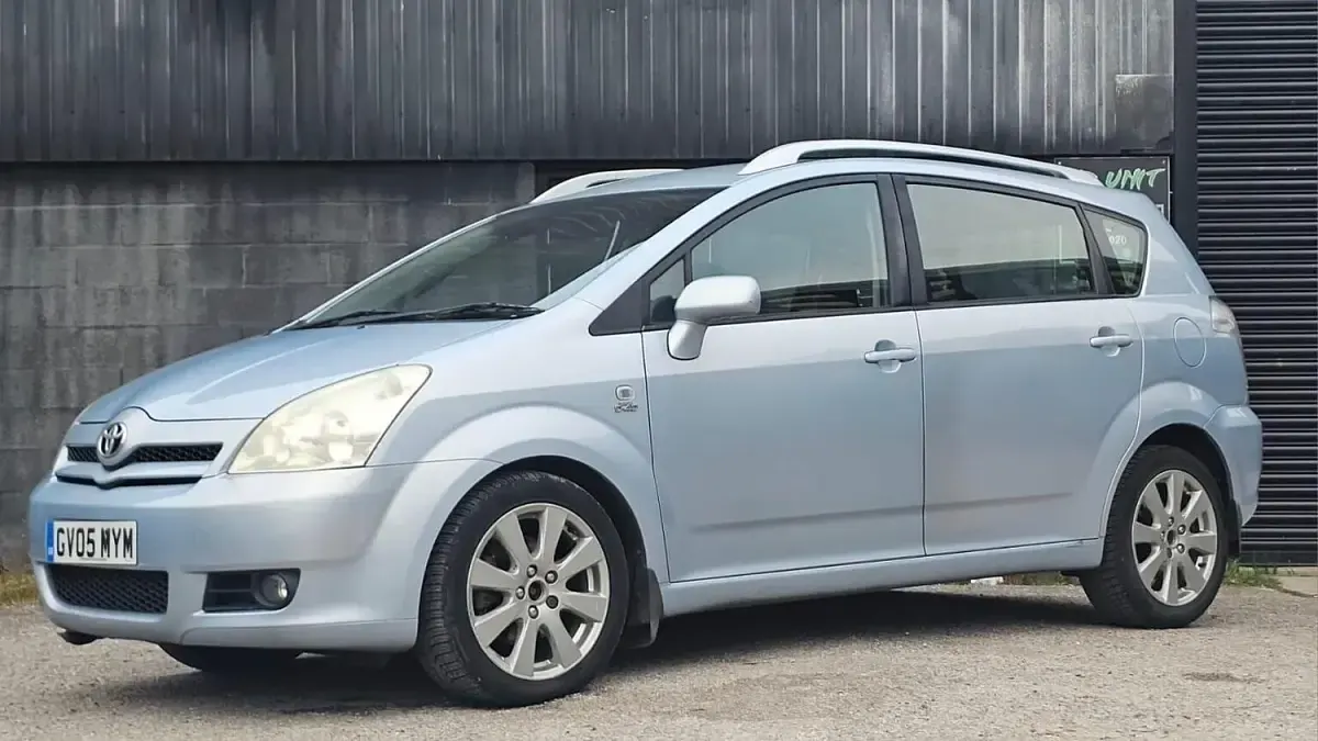 Used Toyota Corolla Verso 116 HP (85 kW) 2005 Blue MPV