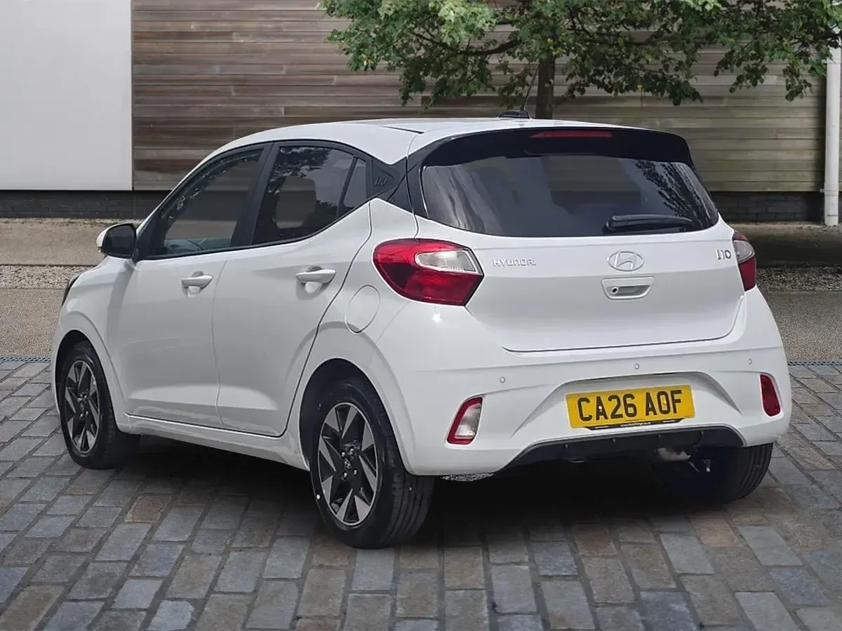 New Hyundai i10 Advanced 63 HP (46 kW) 2026 White Hatchback