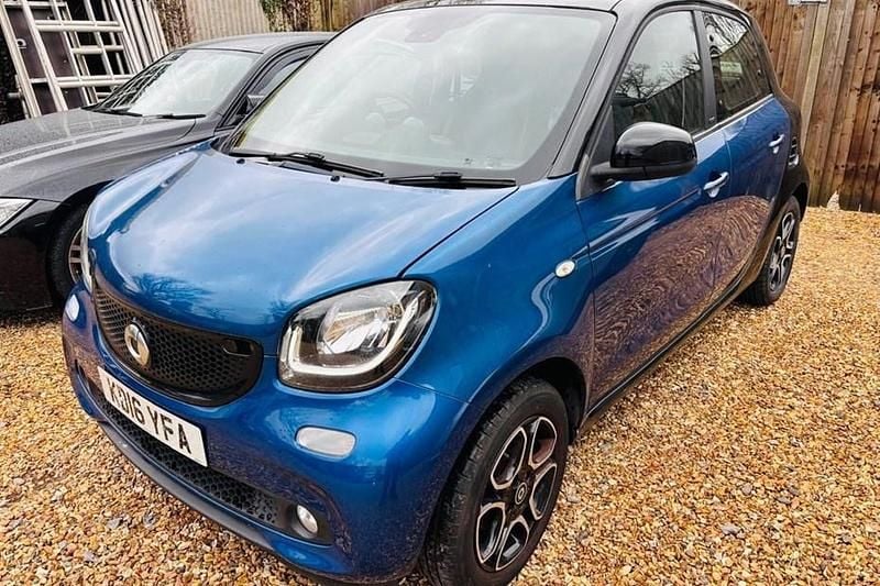Used Smart ForFour Premium 71 HP (52 kW) 2016 Blue Hatchback