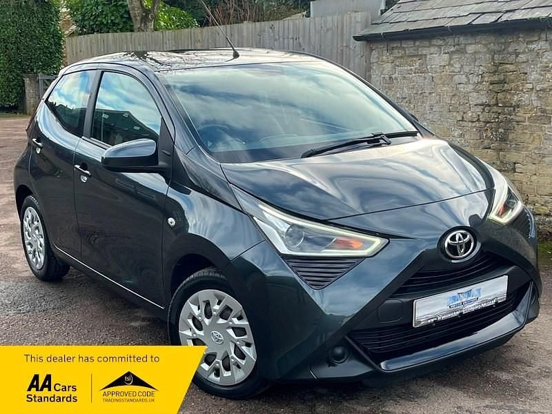 Used Toyota Aygo X-play 72 HP (52 kW) 2019 Grey Hatchback