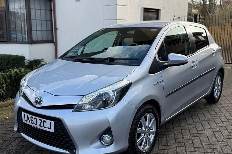 Used 2014 Toyota Yaris Hybrid Trend | £6,799 (Fair price) - Image 1/1