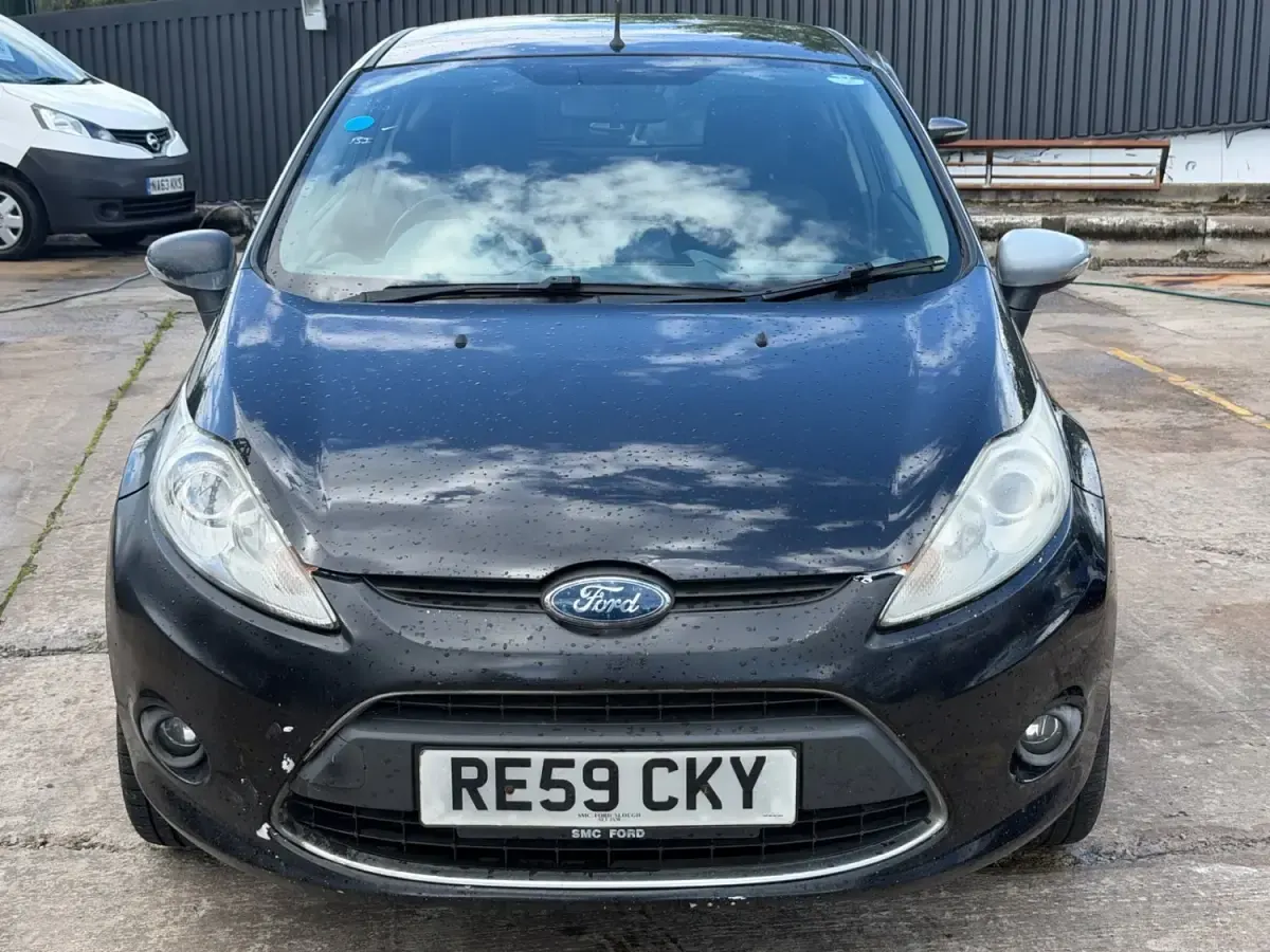 Second-hand Ford Fiesta Zetec 2009 Negru Hatchback
