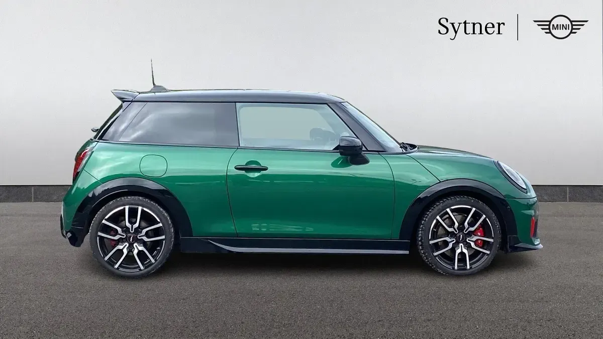 Used Mini John Cooper Works Hatch 228 HP (167 kW) 2024 Green Hatchback