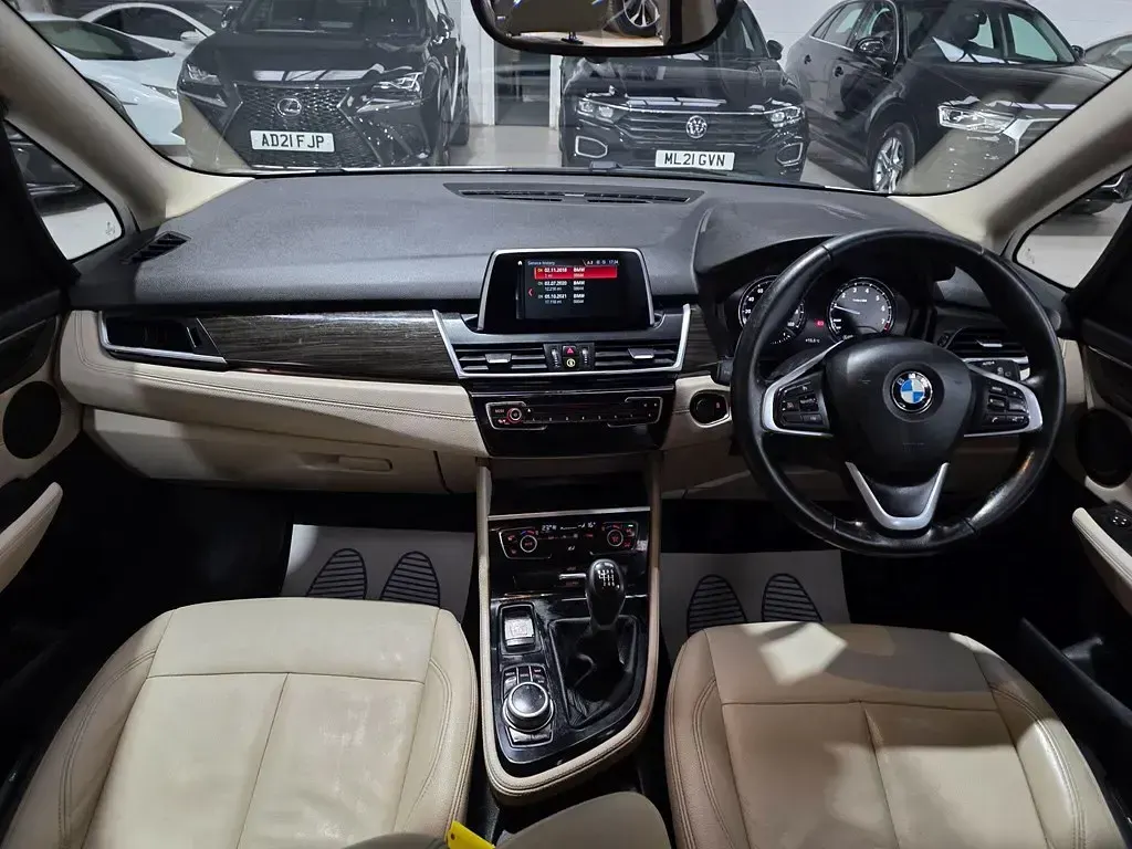Used BMW 218 Luxury Line 2018 White MPV