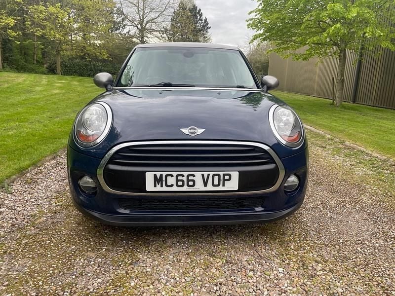 Begagnad Mini Cooper Hatch 2017 Blå Halvkombi
