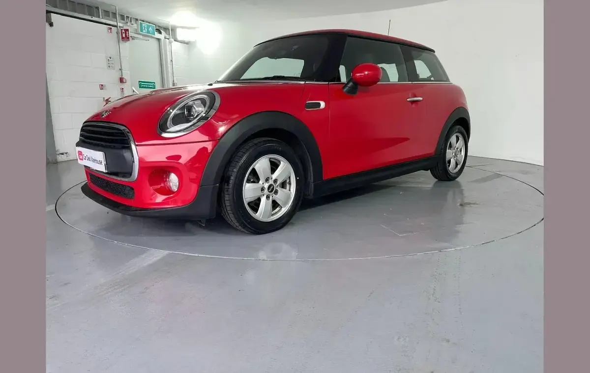 Used Mini ONE 101 HP (74 kW) 2018 Red Hatchback