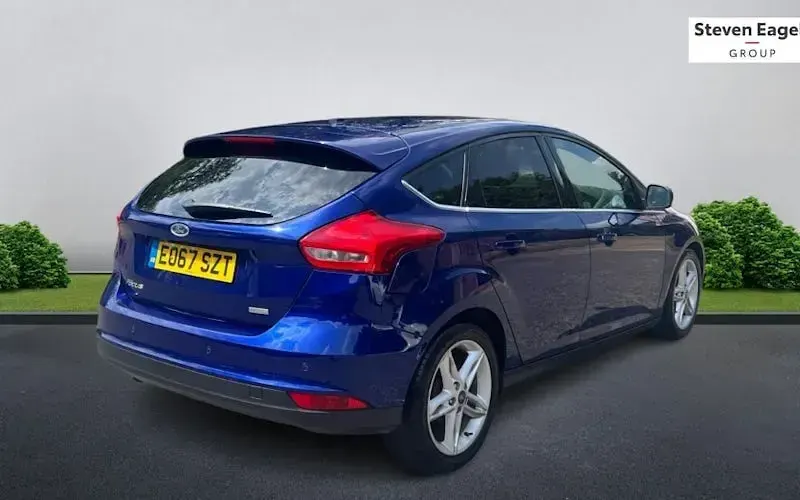 Used Ford Focus Zetec 125 HP (91 kW) 2017 Blue Hatchback