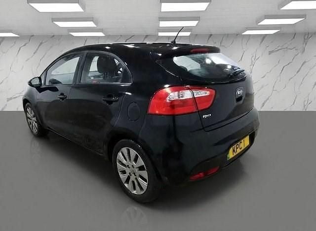 Used Kia Rio 107 HP (78 kW) 2012 Black Hatchback