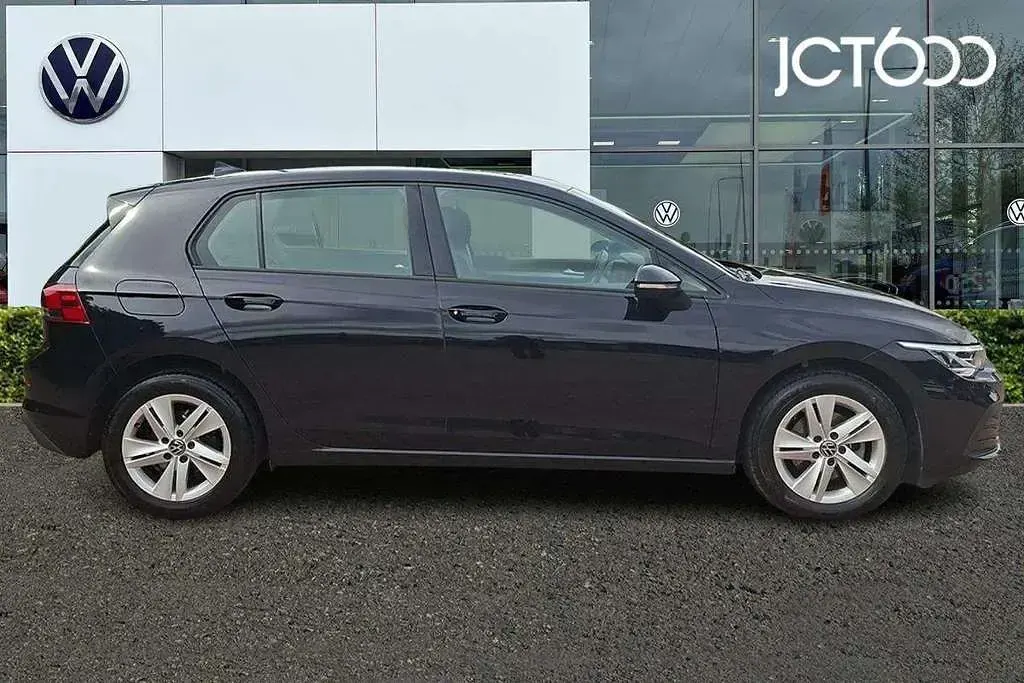 Used VW Golf VIII Life 115 HP (84 kW) 2024 Hatchback