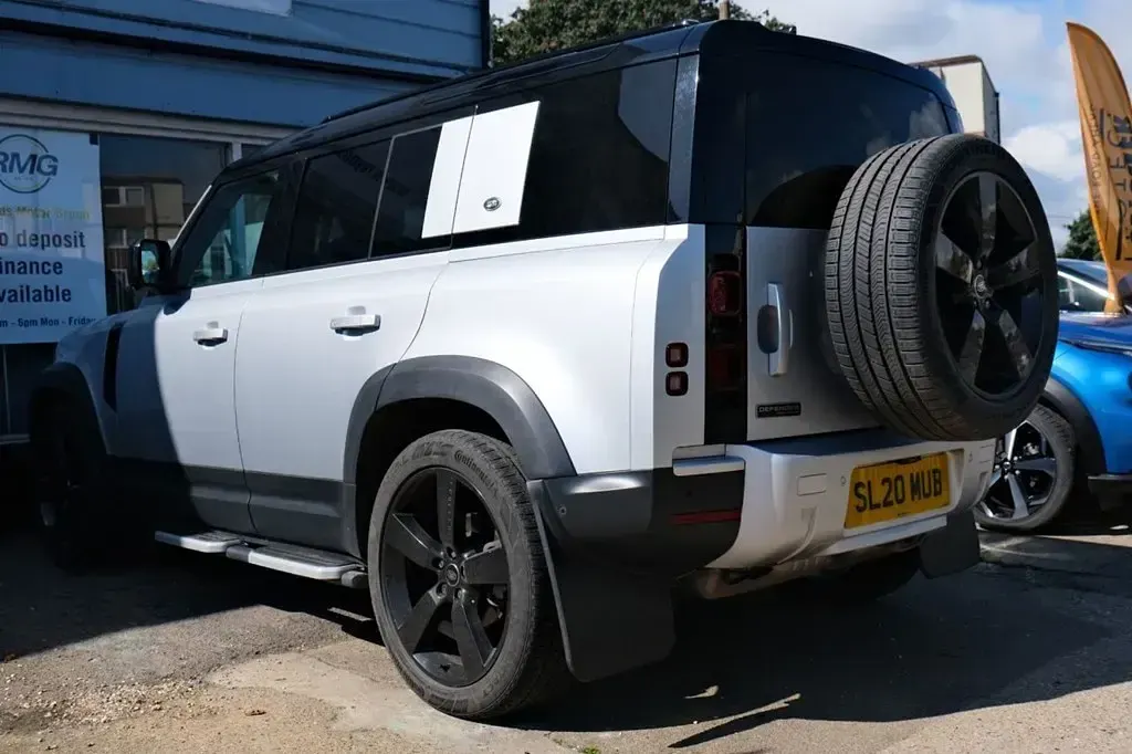 Used Land Rover Defender First Edition 237 HP (174 kW) 2020 Silver SUV