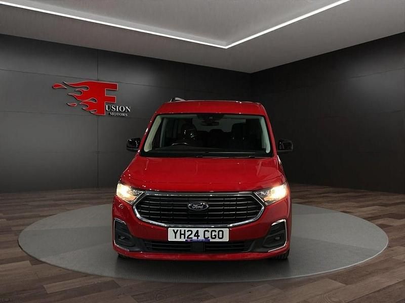Used Ford Grand Tourneo Connect Titanium 122 HP (89 kW) 2024 Red MPV