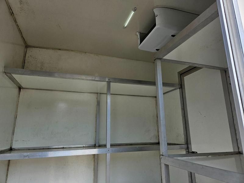 Image 4/4
