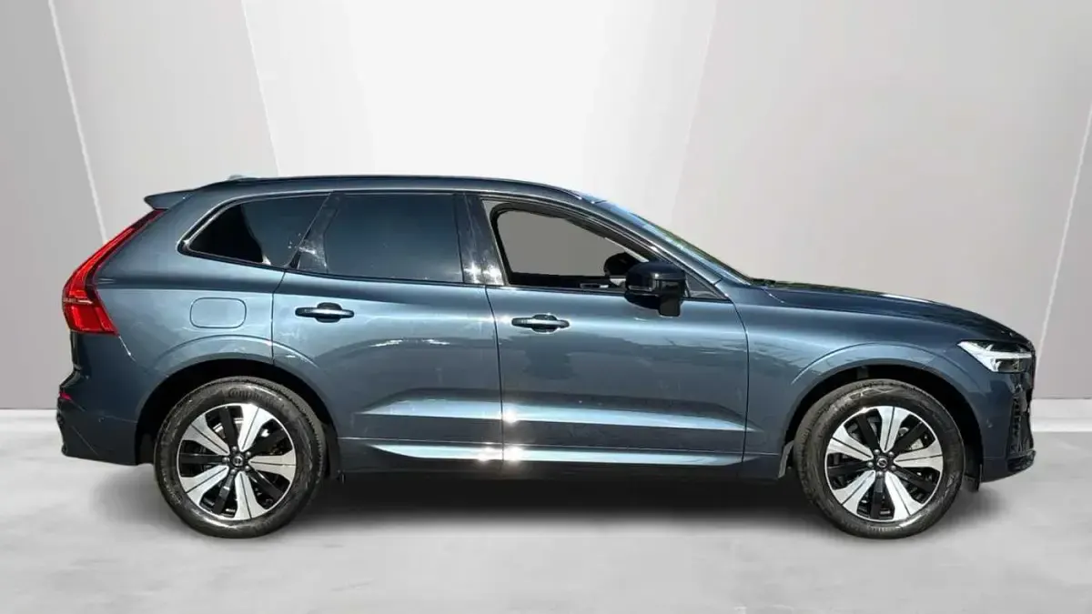 Used Volvo XC60 Plus 249 HP (183 kW) 2023 Blue SUV