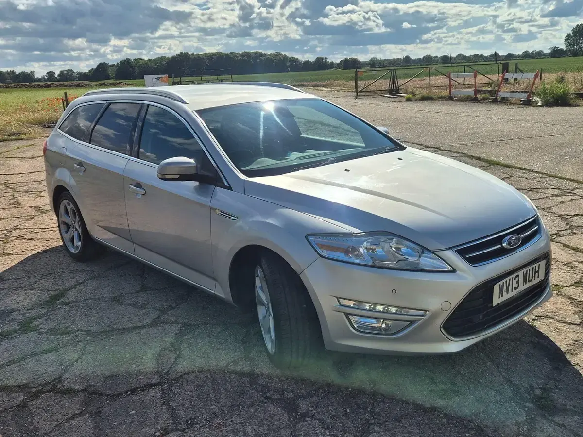 Used Ford Mondeo Titanium 140 HP (102 kW) 2013 Silver Estate