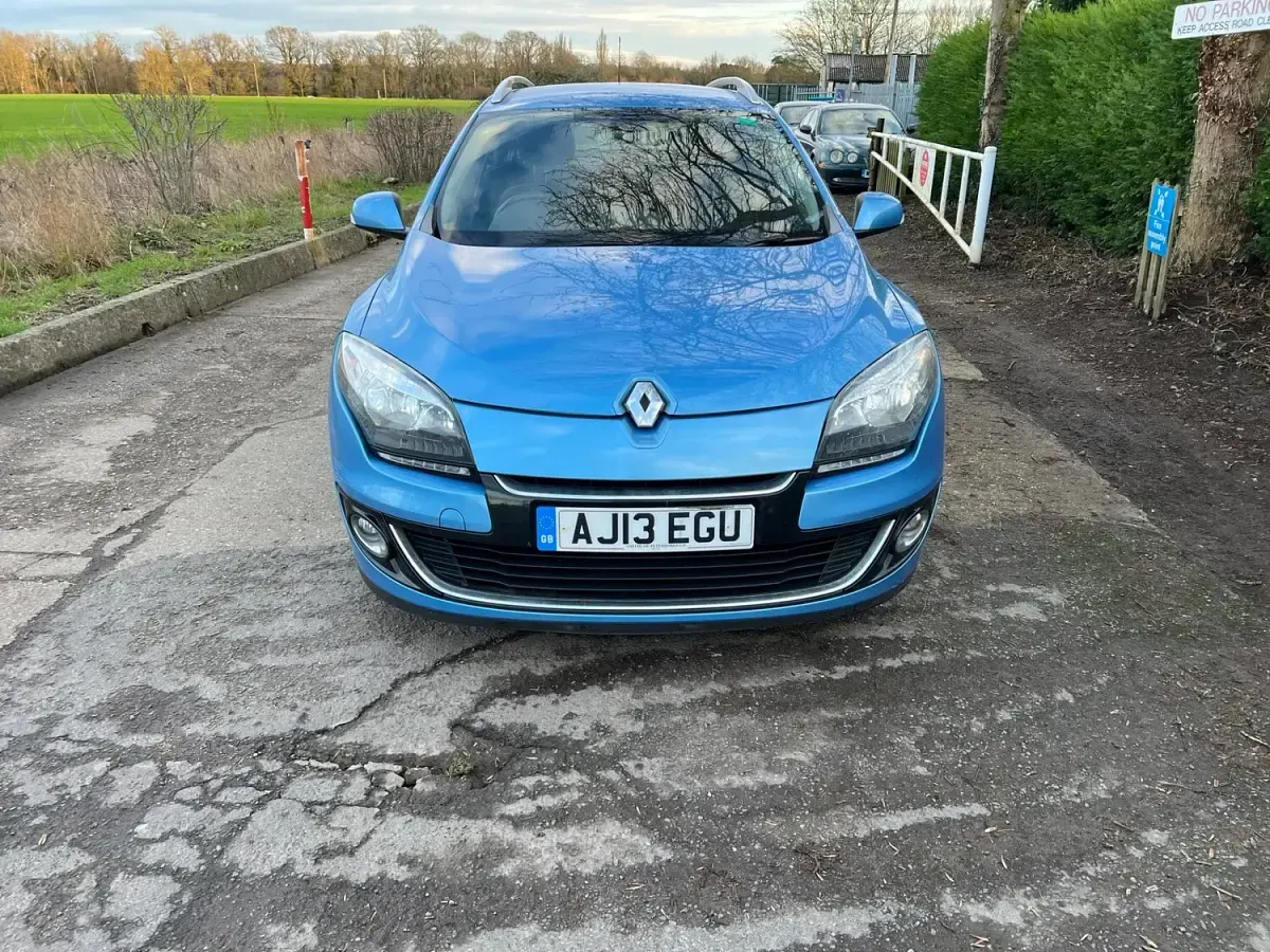 Used Renault Mégane GrandTour Dynamique 2013 Blue Estate