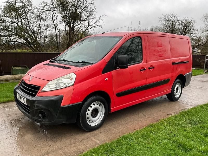 Used Peugeot Expert 90 HP (66 kW) 2014 Red Van