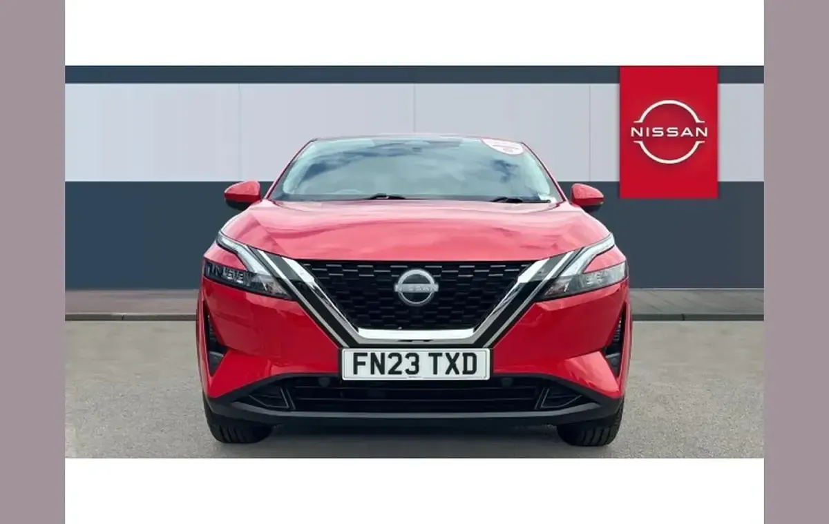 Used Nissan Qashqai Acenta Premium 138 HP (101 kW) 2023 Red SUV