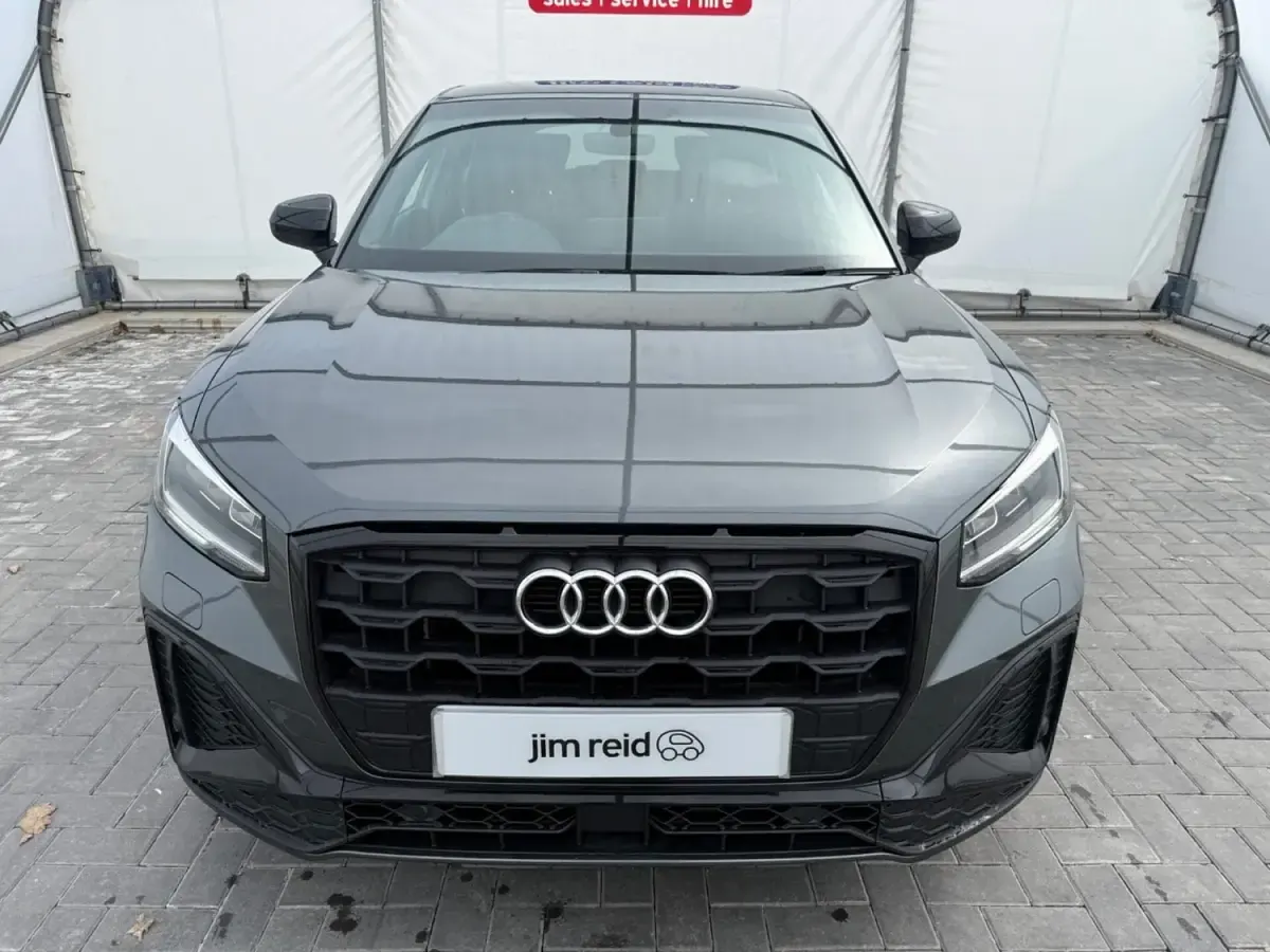 Usado Audi Q2 Black Edition 2021 Cinzento SUV