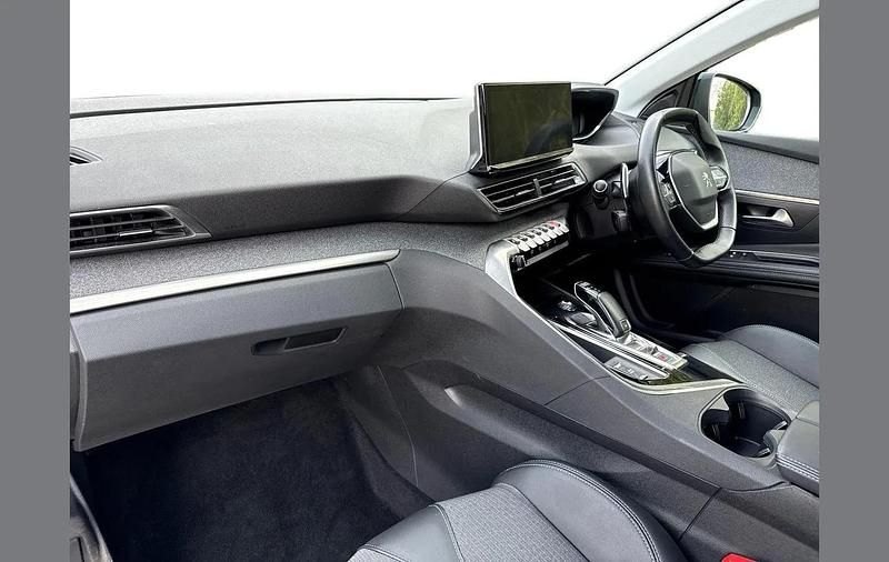 Used Peugeot 3008 Allure+ 131 HP (96 kW) 2023 Blue SUV