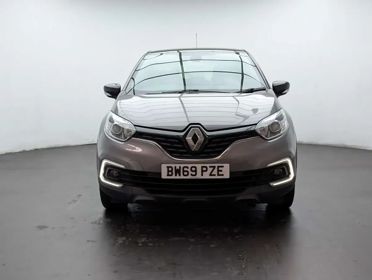 Begagnad Renault Captur Iconic 90 HK (66 kW) 2019 Grå SUV