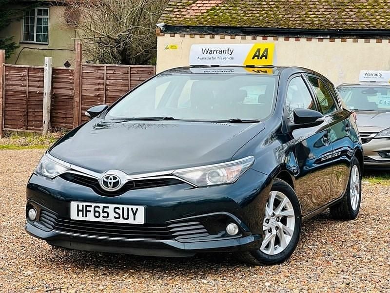 Used Toyota Auris Business Edition 112 HP (82 kW) 2015 Grey Hatchback