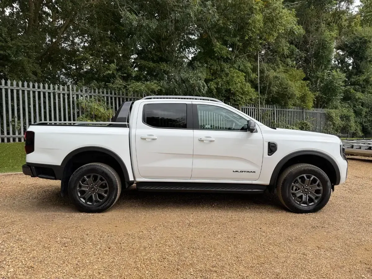 Used Ford Ranger Wildtrack 240 HP (176 kW) 2025 White Pickup