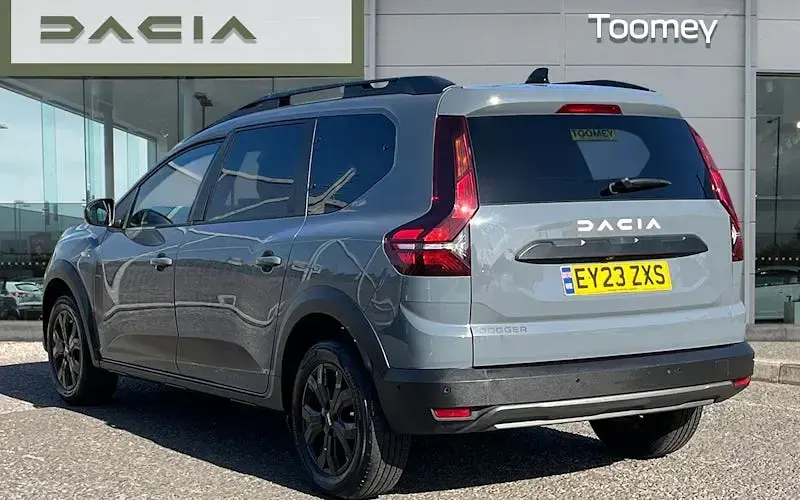Usado Dacia Jogger Extreme 110 HP (80 kW) 2023 Cinzento Monovolume