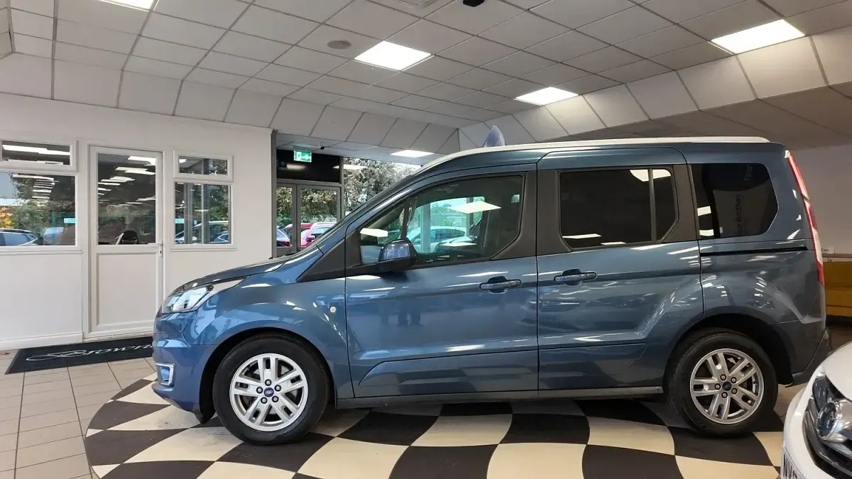 Used Ford Tourneo Connect Titanium 120 HP (88 kW) 2020 Blue MPV