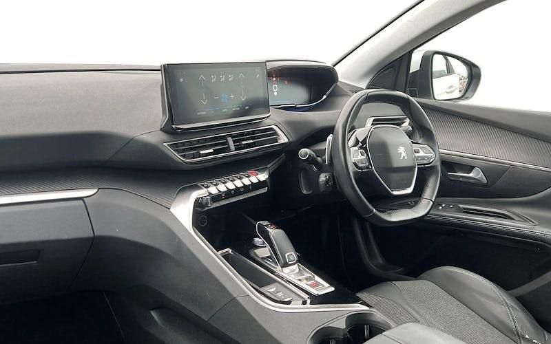 Used Peugeot 5008 Allure 131 HP (96 kW) 2023 Estate