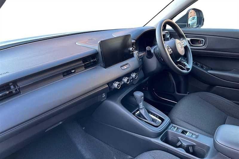 Used Honda HR-V Elegance 131 HP (96 kW) 2023 White SUV