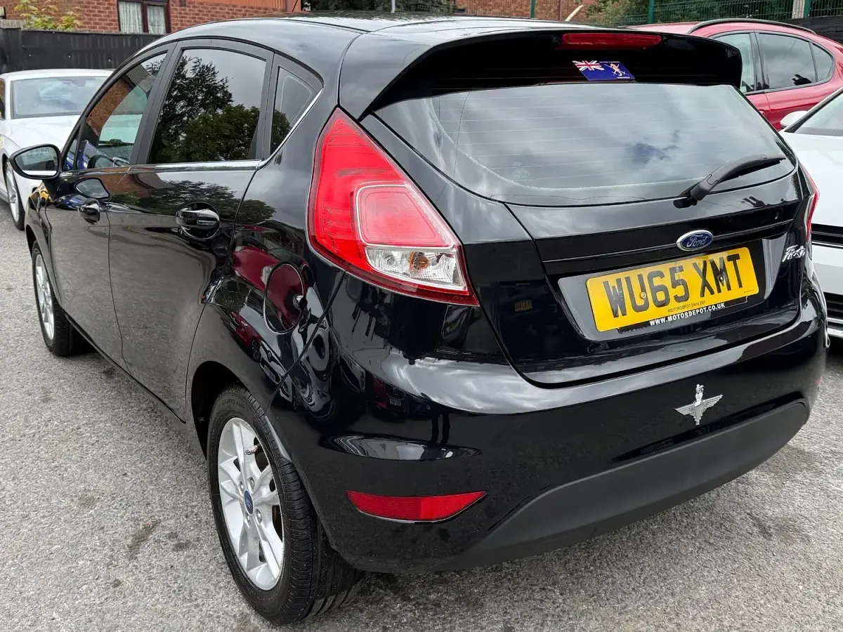 Used Ford Fiesta Zetec 82 HP (60 kW) 2015 Black Hatchback