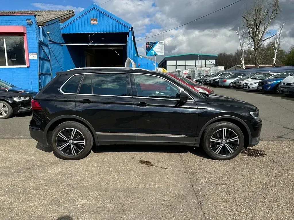 Begagnad VW Tiguan SE 150 HK (110 kW) 2018 Svart SUV
