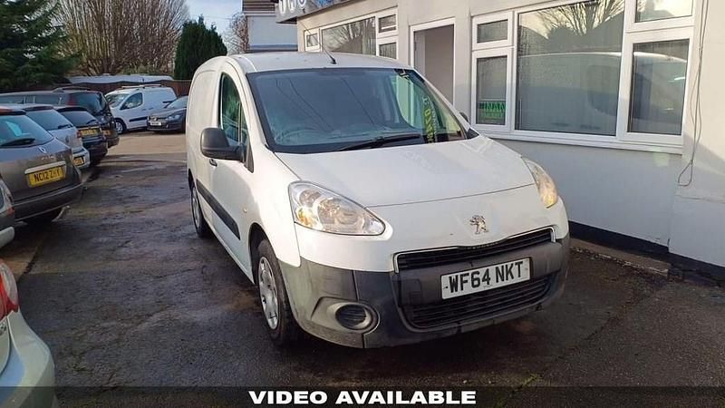 Used Peugeot Partner 74 HP (54 kW) 2014 White MPV