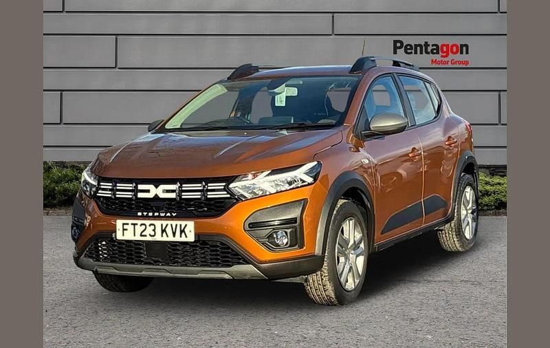 Used Dacia Sandero Expression 90 HP (66 kW) 2023 Orange SUV