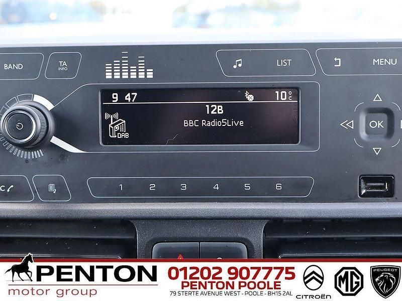 Used Vauxhall Combo 100 HP (73 kW) 2021 White MPV