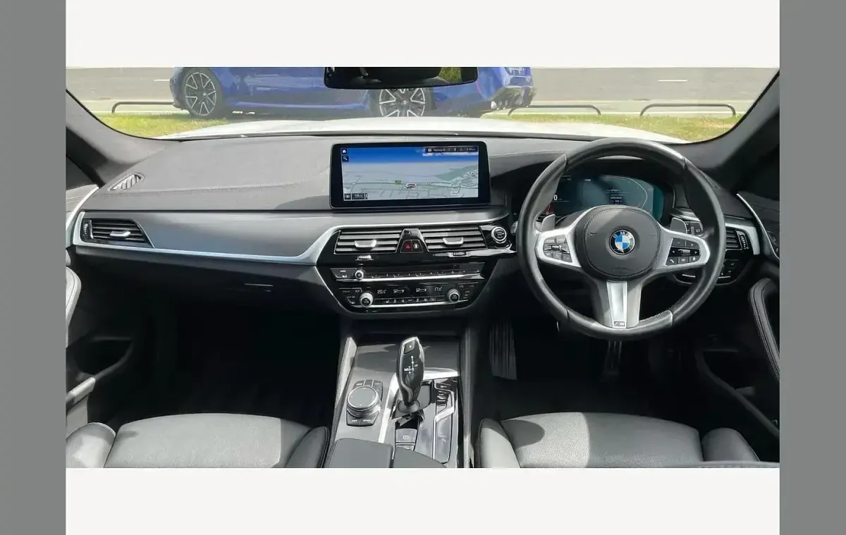 Used BMW 520 M Sport 187 HP (137 kW) 2023 White Estate