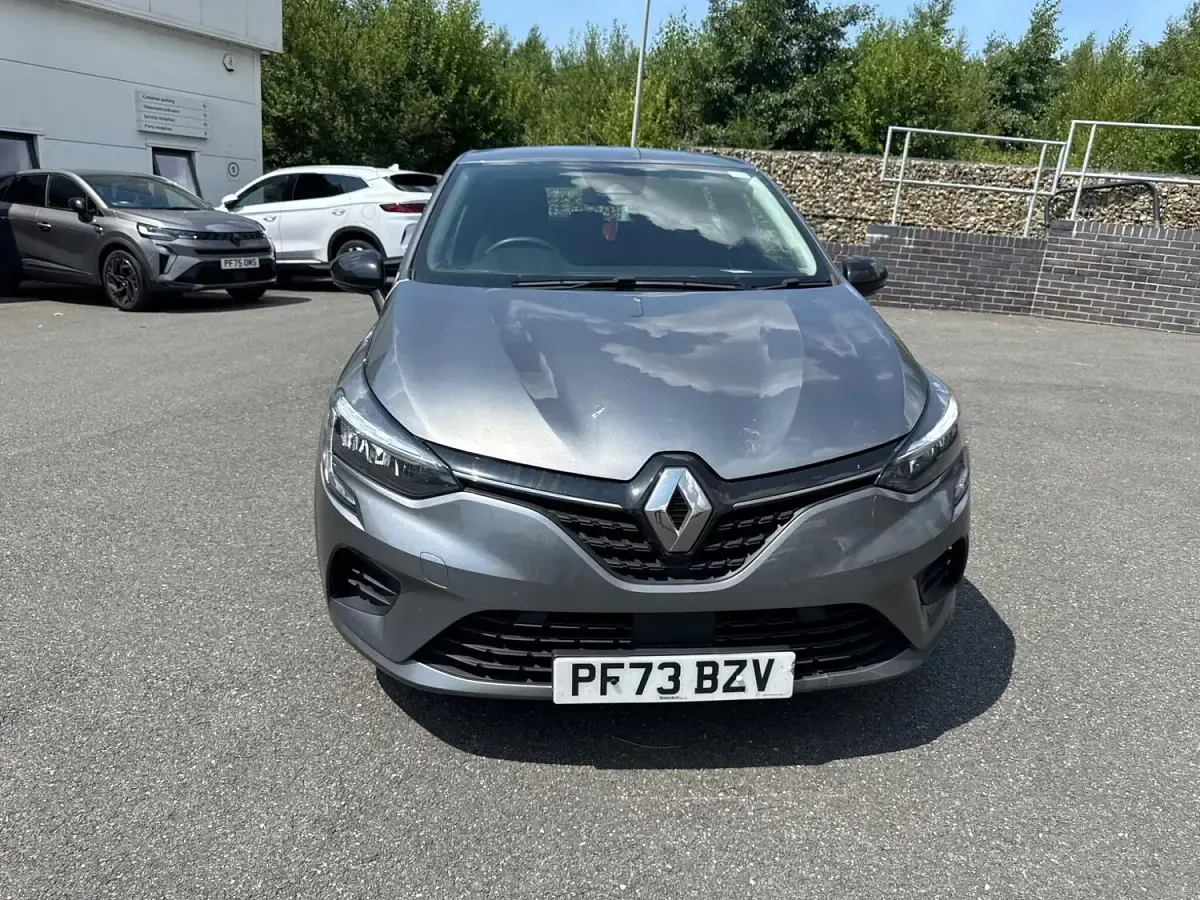 Used Renault Clio Evolution 90 HP (66 kW) 2023 Grey Hatchback